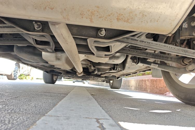 Jeep 自由侠 2019款 220T 自动领先版局部细节9009