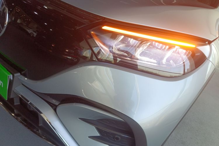 奔驰EQE SUV 2023款 350 4MATIC 先锋版局部细节36