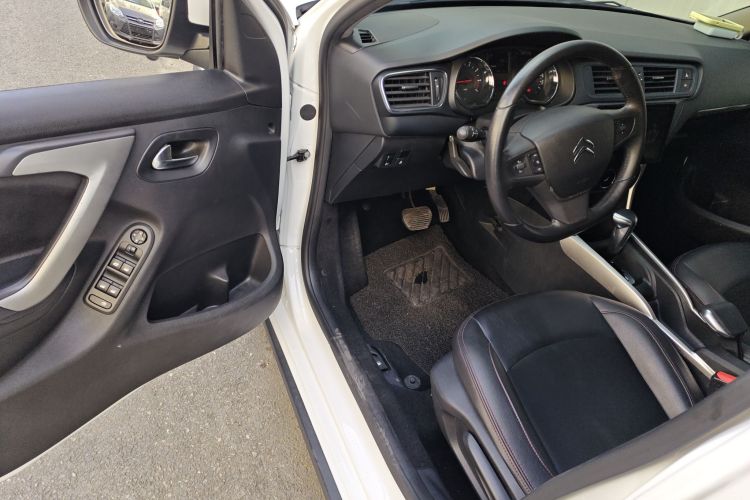 雪铁龙C3-XR 2015款 1.6L 自动先锋型中控内饰20