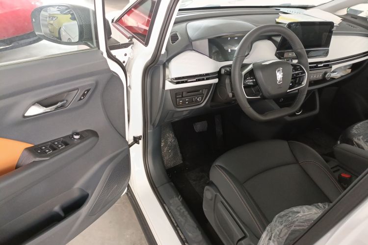 奔腾NAT 2023款 PRO 悦享出行版 425km中控内饰20