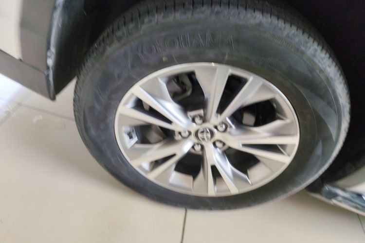 丰田 汉兰达 2018款 2.0T 两驱精英版 5座 国VI车身外观6005