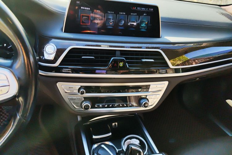 宝马7系 2016款 740Li 豪华型中控内饰16