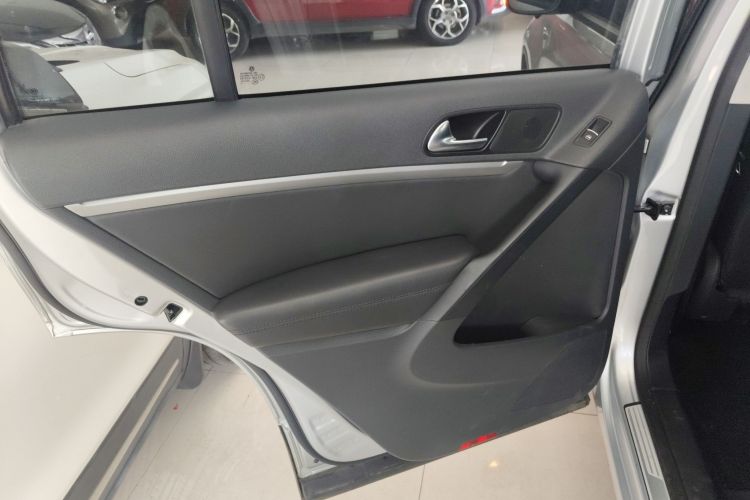 大众 途观 2013款 1.8TSI 自动两驱舒适版中控内饰49