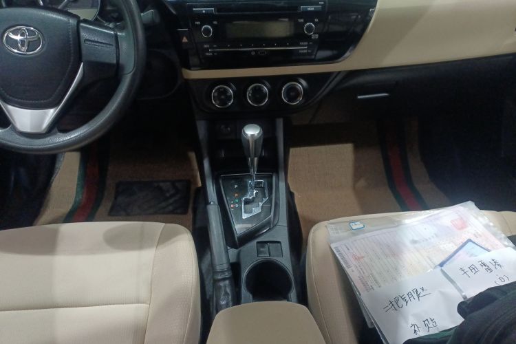 丰田 雷凌 2015款 1.6E CVT新锐版中控内饰18