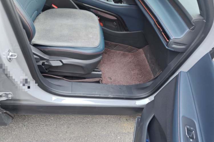 福特 2023款 锐界L 2.0T EcoBoost E混动两驱七座风尚型局部细节9005