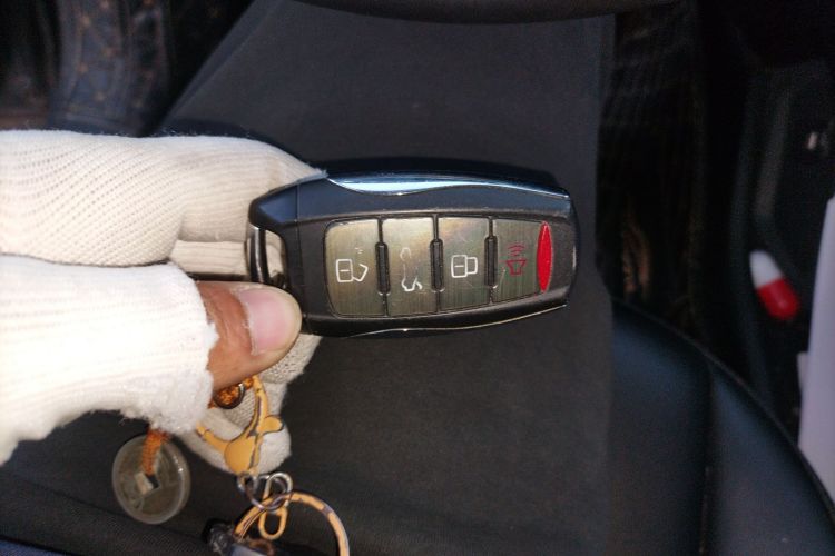 哈弗H6 2021款 第三代 1.5T 自动两驱Pro中控内饰11