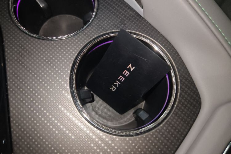 极氪001 2023款 WE版 86kWh中控内饰7001