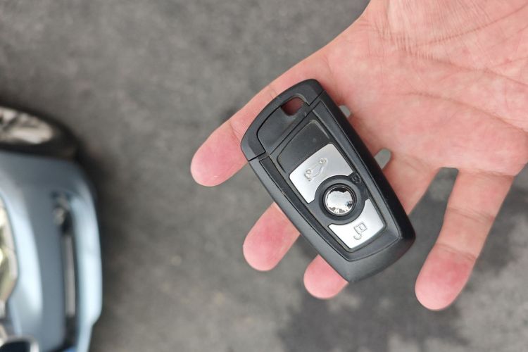 宝马3系 2015款 320Li 超悦版时尚型中控内饰11