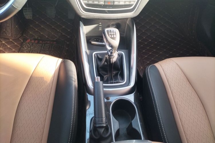 北汽昌河A6 2018款 1.5L 手动豪华版中控内饰18