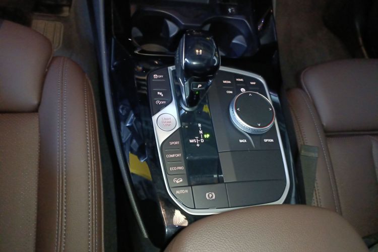 宝马X3 2022款 xDrive30i 领先型 M曜夜套装中控内饰18