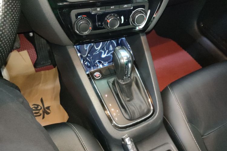 大众 速腾 2018款 1.6L 自动舒适型中控内饰18