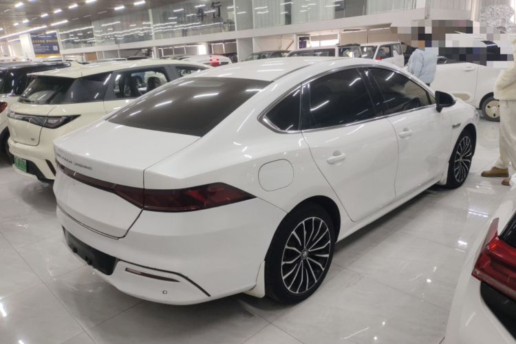 比亚迪 秦PLUS 2021款 EV 600KM 旗舰型车身外观7