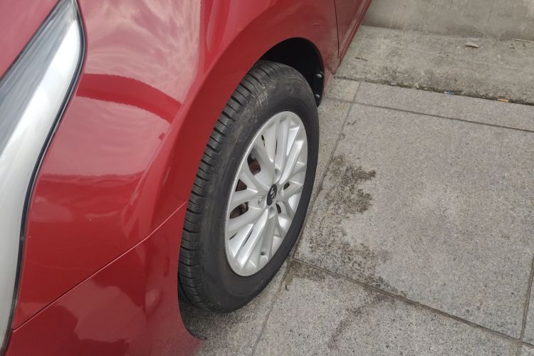 起亚K2 2017款 三厢 1.4L MT GLS车身外观6007