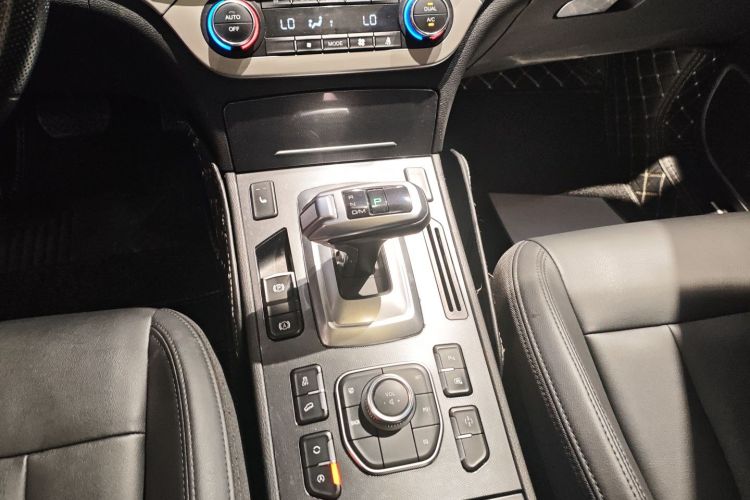 哈弗H6 Coupe 2017款 蓝标 2.0T 自动两驱精英型中控内饰18