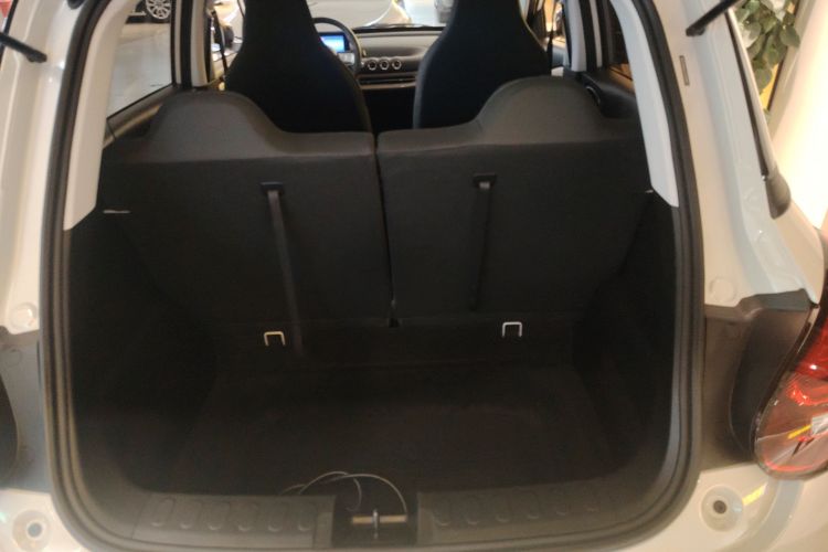 五菱汽车 五菱缤果 2023款 203km 轻享款局部细节23