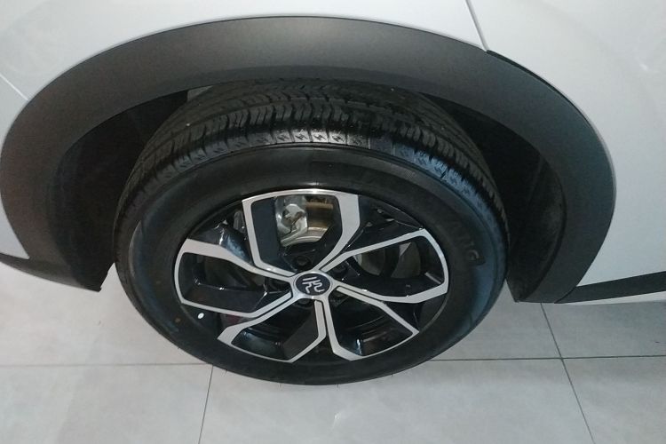 比亚迪 元PLUS 2024款 荣耀版 430KM 超越型车身外观56