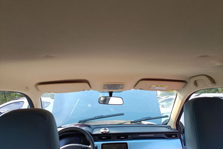 华晨新日i03 2021款 318km 31.45kWh局部细节22