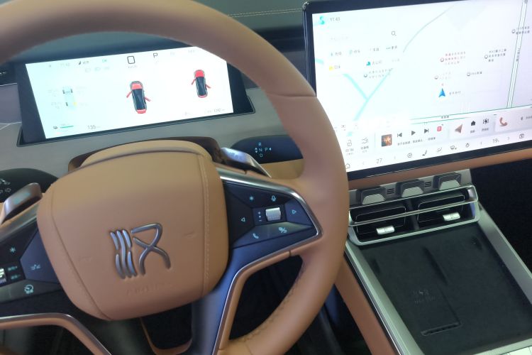 比亚迪 汉L 2025款 DM-p 四驱激光雷达旗舰型局部细节18