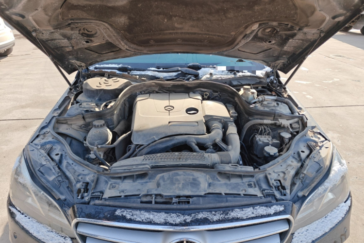 奔驰E级 2015款 改款 E 260 L 运动型局部细节24