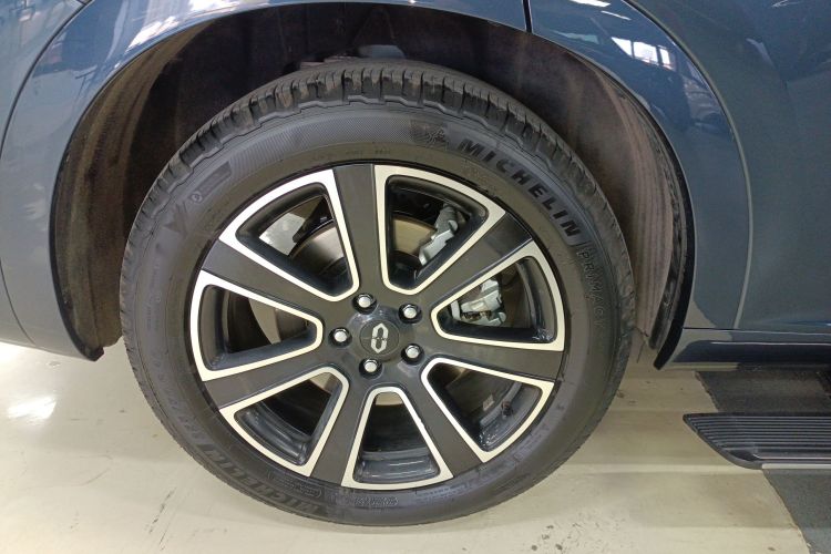 鸿蒙智行 问界M7 2024款 1.5T 智驾四驱Max版 5座车身外观6008