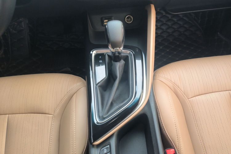 别克GL6 2021款 323T 轻混动互联豪华型局部细节18