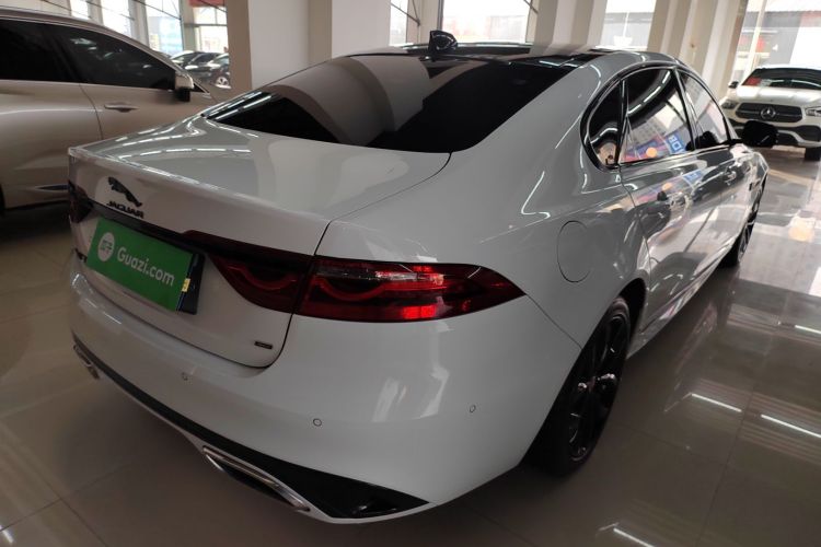 捷豹XFL 2021款 XFL 2.0T P250 四驱曜黑运动版车身外观7