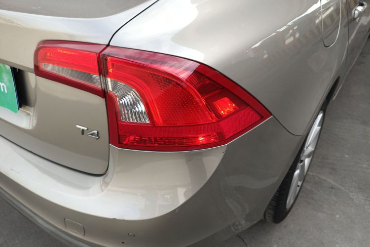 沃尔沃S60 2016款 S60L T4 智远版车身外观9