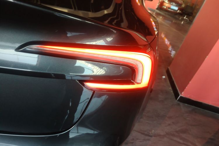 特斯拉 Model 3 2023款 长续航全轮驱动版车身外观6006