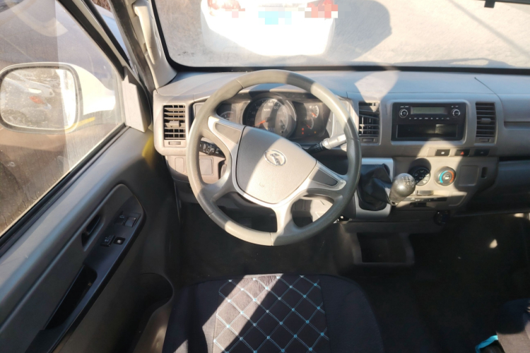 金龙 凯锐浩克 2018款 2.2L M1标准型V22中控内饰13