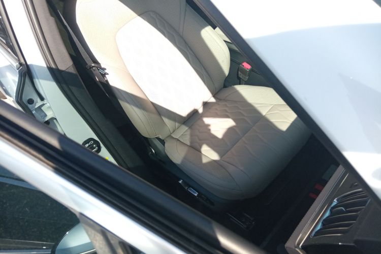 比亚迪 唐新能源 2025款 智驾版 DM-i 115KM 尊荣型局部细节41