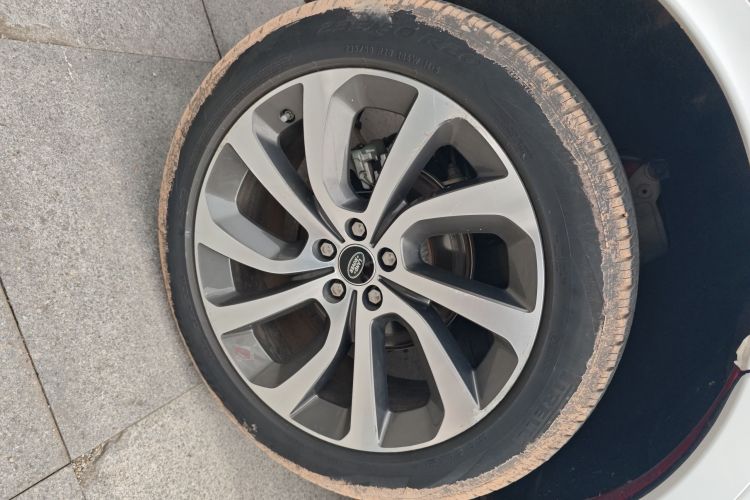 路虎 发现运动版 2020款 249PS R-Dynamic 性能版车身外观56