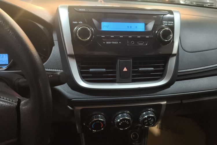 丰田 威驰 2017款 1.5L CVT创行版中控内饰16