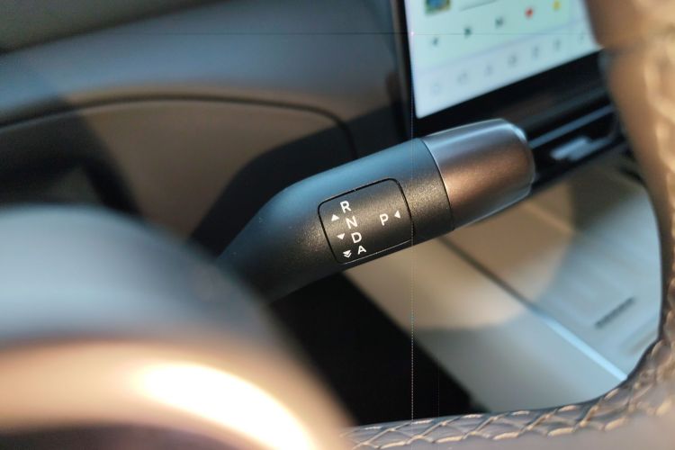 理想汽车 理想MEGA 2024款 Ultra中控内饰18