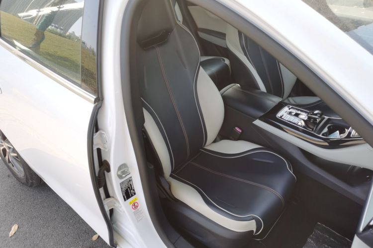 比亚迪 秦PLUS 2021款 DM-i 55KM 旗舰型局部细节41