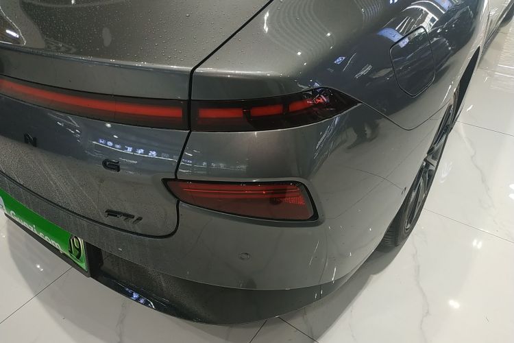 小鹏P7 2022款 670E+车身外观9