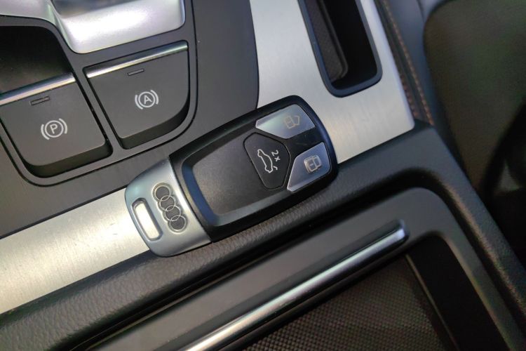 奥迪Q5L 2018款 40 TFSI 荣享时尚型 国VI中控内饰7001