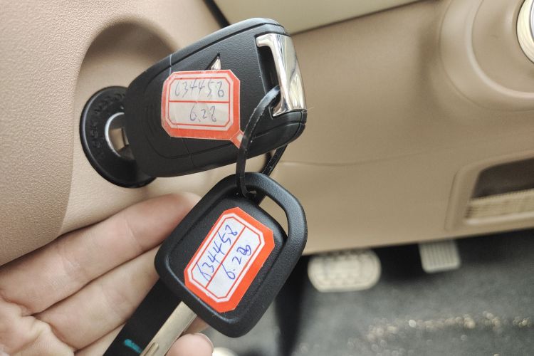 五菱汽车 宏光MINIEV 2025款 四门版 进阶款中控内饰7001