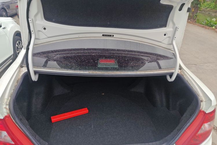 比亚迪F3 2015款 节能版 1.5L 手动舒适型中控内饰23