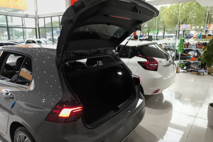 大众 高尔夫 2023款 280TSI DSG Pro 20周年纪念版局部细节23