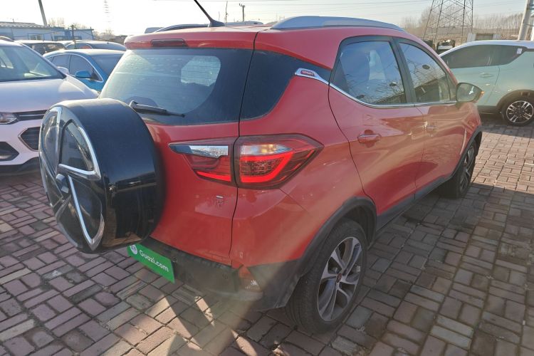 比亚迪 元 2016款 1.5L 手动尊贵型车身外观7