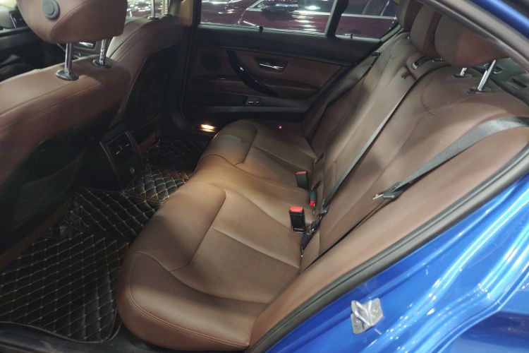 宝马3系 2019款 320Li M运动套装中控内饰7004