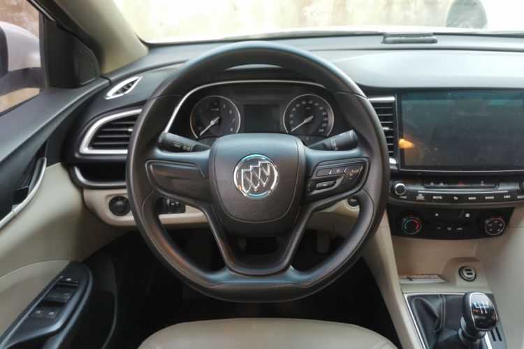 别克 英朗 2017款 15N 手动精英型中控内饰13