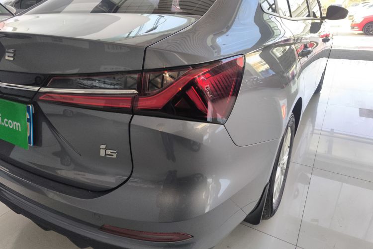 荣威i5 2023款 1.5L 手动舒享版车身外观9