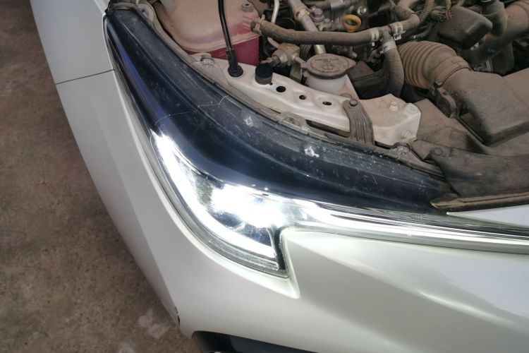 丰田 雷凌 2022款 双擎 1.8H E-CVT运动版车身外观8