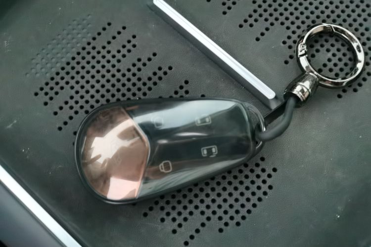 岚图汽车 岚图梦想家 2025款 PHEV 四驱旗舰乾崑版中控内饰7001