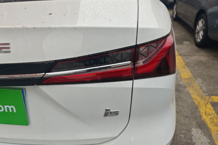 荣威i5 2023款 1.5L CVT豪华版车身外观9