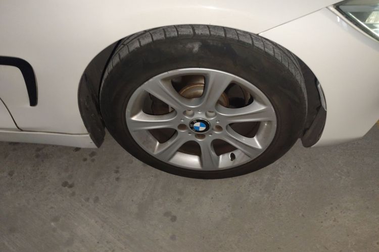 宝马4系 2016款 420i 时尚型车身外观10