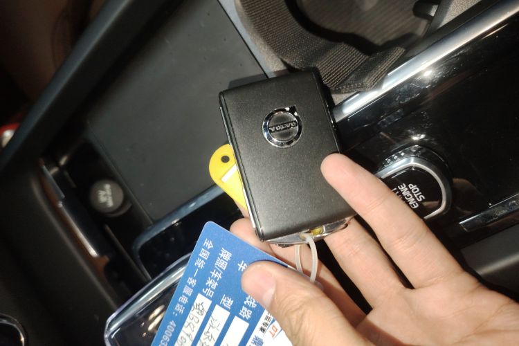 沃尔沃XC60 2025款 B5 四驱智远豪华版中控内饰11