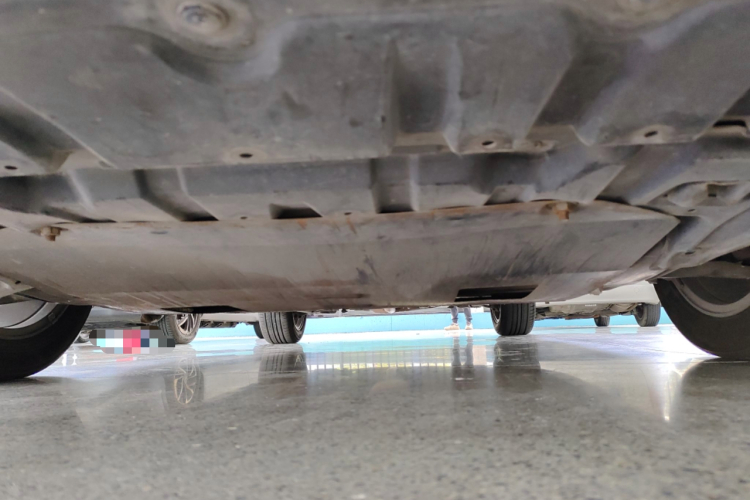 日产 天籁 2011款 公爵 2.5L XV尊雅版局部细节9008