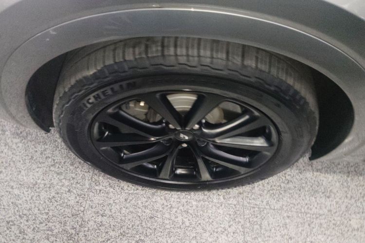 理想汽车 理想ONE 2021款 增程6座版车身外观6007